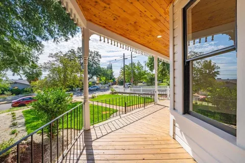 Exterior - 1764 Chestnut St, Redding, CA 96001 photo 17 of 27
