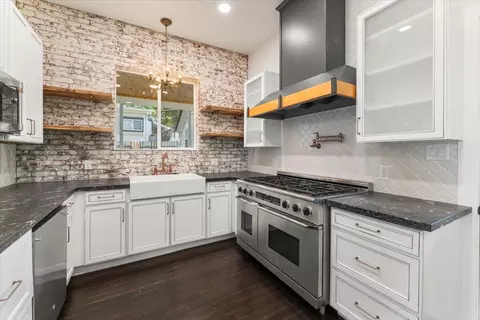 Kitchen - 1764 Chestnut St, Redding, CA 96001 photo 1 of 5