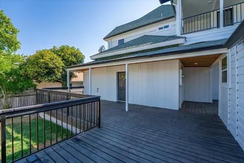 Exterior - 1764 Chestnut St, Redding, CA 96001 photo 9 of 27