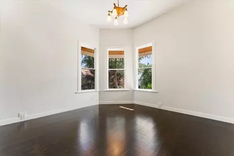 Living - 1764 Chestnut St, Redding, CA 96001 photo 5 of 11