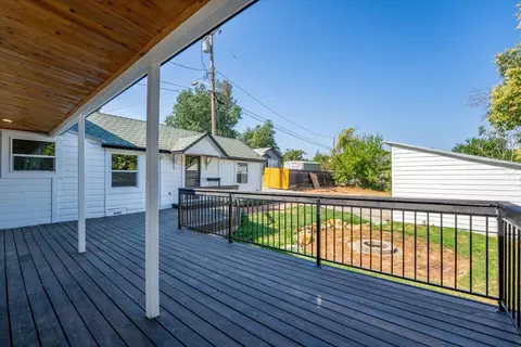 Exterior - 1764 Chestnut St, Redding, CA 96001 photo 14 of 27