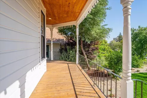 Exterior - 1764 Chestnut St, Redding, CA 96001 photo 16 of 27