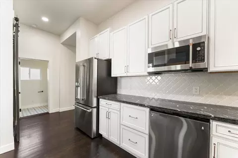 Kitchen - 1764 Chestnut St, Redding, CA 96001 photo 4 of 5