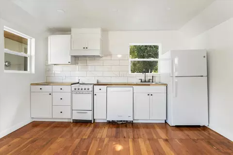 Kitchen - 1764 Chestnut St, Redding, CA 96001 photo 5 of 5