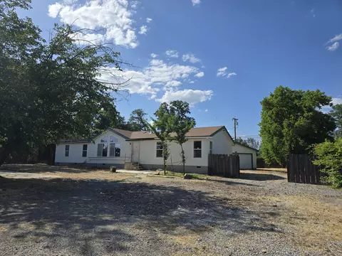 18572 Old Oasis Rd, Redding, CA 96003