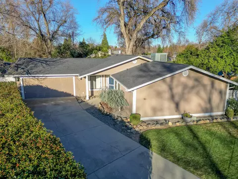 2856 Gunn Ct, Redding, CA 96001