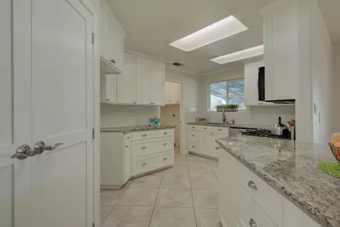 2856 Gunn Ct, Redding, CA 96001 photo 10