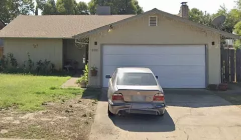 2385 Capella St, Redding, CA 96002