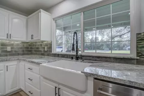 Kitchen - 14300 Molluc Dr, Red Bluff, CA 96080 photo 3 of 5