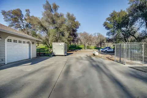 Exterior - 14300 Molluc Dr, Red Bluff, CA 96080 photo 6 of 16