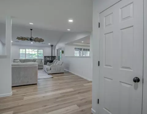 Entry Way - 14300 Molluc Dr, Red Bluff, CA 96080 photo 1 of 4
