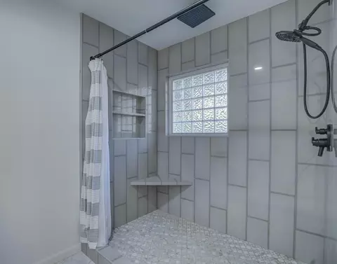 Bath - 14300 Molluc Dr, Red Bluff, CA 96080 photo 8 of 8