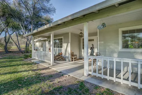Exterior - 14300 Molluc Dr, Red Bluff, CA 96080 photo 3 of 16