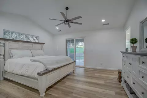 Bedroom - 14300 Molluc Dr, Red Bluff, CA 96080 photo 3 of 3