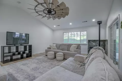 Living - 14300 Molluc Dr, Red Bluff, CA 96080 photo 1 of 1