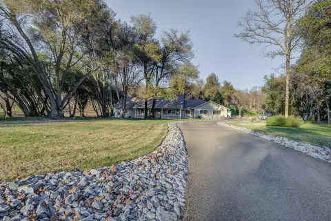 Exterior - 14300 Molluc Dr, Red Bluff, CA 96080 photo 2 of 16