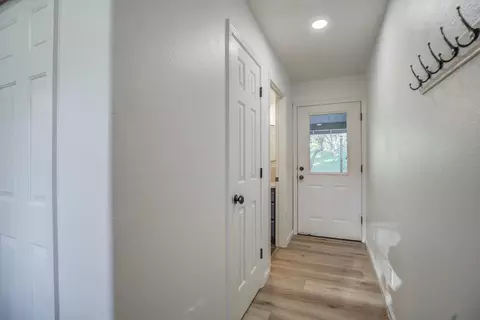 Entry Way - 14300 Molluc Dr, Red Bluff, CA 96080 photo 4 of 4