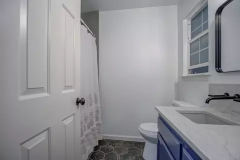 Bath - 14300 Molluc Dr, Red Bluff, CA 96080 photo 1 of 8