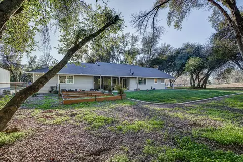 Exterior - 14300 Molluc Dr, Red Bluff, CA 96080 photo 7 of 16