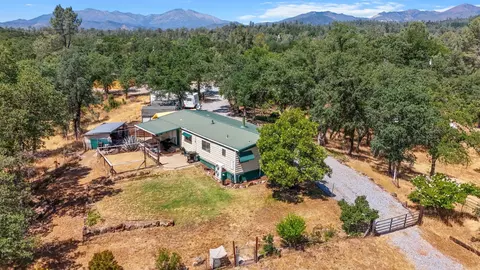 12051 Norma Ln, Redding, CA 96003