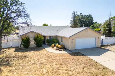 927 Paramount Way, Redding, CA 96003