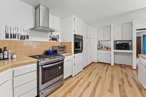 Kitchen - 13185 Montecito Rd, Red Bluff, CA 96080 photo 2 of 4