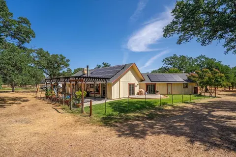 Exterior - 13185 Montecito Rd, Red Bluff, CA 96080 photo 8 of 11