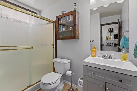 Bath - 13185 Montecito Rd, Red Bluff, CA 96080 photo 3 of 3