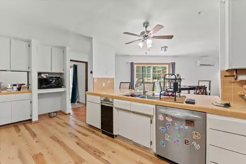 Kitchen - 13185 Montecito Rd, Red Bluff, CA 96080 photo 3 of 4