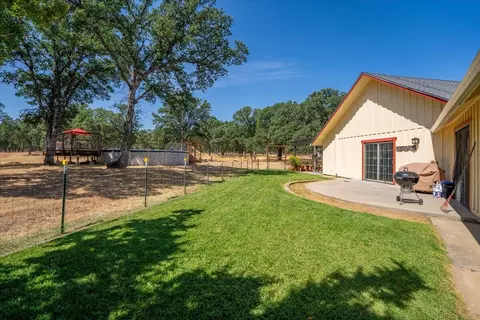 Exterior - 13185 Montecito Rd, Red Bluff, CA 96080 photo 7 of 11
