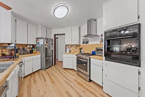 Kitchen - 13185 Montecito Rd, Red Bluff, CA 96080 photo 1 of 4