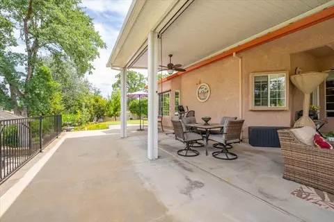 Exterior - 1750 Player Ct, Redding, CA 96003 photo 12 of 22