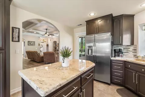 Kitchen - 1750 Player Ct, Redding, CA 96003 photo 5 of 5