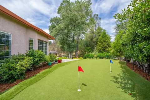 Exterior - 1750 Player Ct, Redding, CA 96003 photo 15 of 22