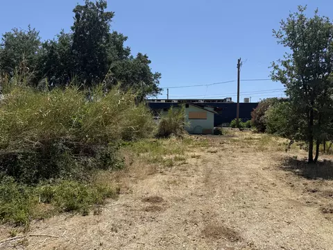 Exterior - 987 July Way, Redding, CA 96003 photo 9 of 9