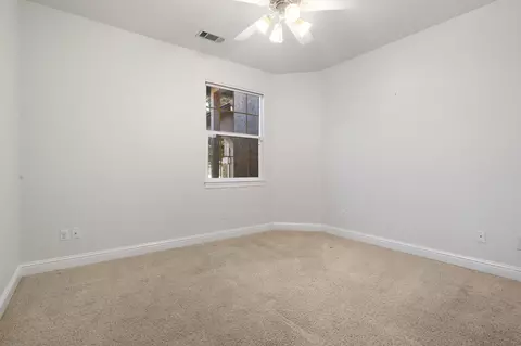 Bedroom - 580 Castenda Dr, Redding, CA 96003 photo 4 of 8