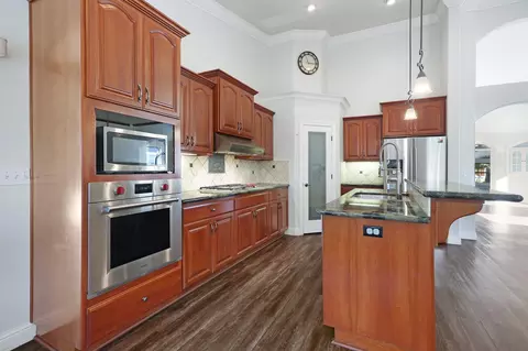 Kitchen - 580 Castenda Dr, Redding, CA 96003 photo 3 of 5