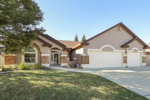 Exterior - 580 Castenda Dr, Redding, CA 96003 photo 2 of 9