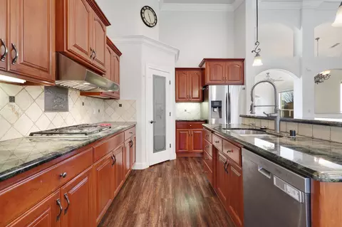 Kitchen - 580 Castenda Dr, Redding, CA 96003 photo 4 of 5