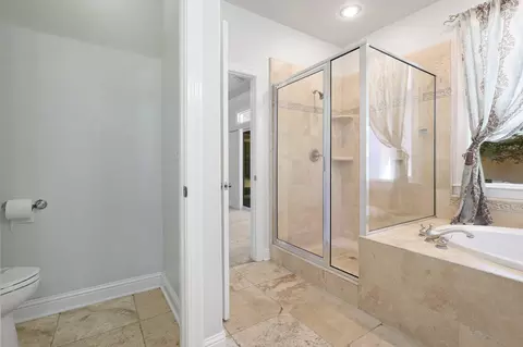 Bath - 580 Castenda Dr, Redding, CA 96003 photo 2 of 5