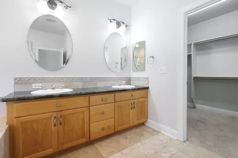 Bath - 580 Castenda Dr, Redding, CA 96003 photo 5 of 5