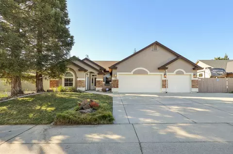 Exterior - 580 Castenda Dr, Redding, CA 96003 photo 3 of 9