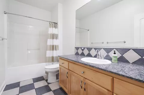 Bath - 580 Castenda Dr, Redding, CA 96003 photo 1 of 5