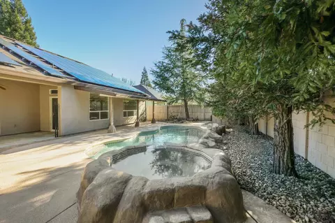 Exterior - 580 Castenda Dr, Redding, CA 96003 photo 9 of 9