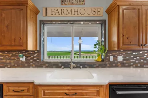 Kitchen - 41494 Gomez Rd, Fall River Mills, CA 96028 photo 6 of 9
