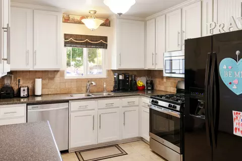 Kitchen - 369 Christina Dr, Red Bluff, CA 96080 photo 2 of 3