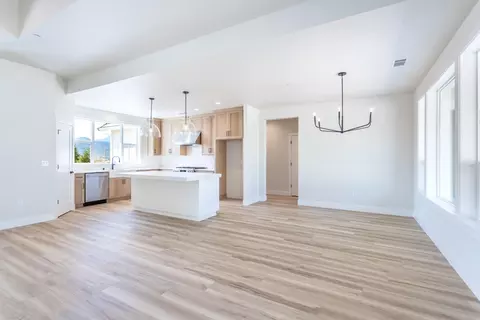 4798 Ferrington Ct, Redding, CA 96003 photo 7