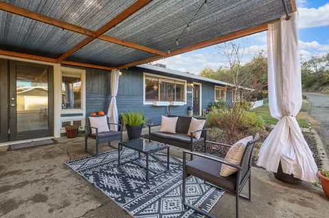 3055 Ryan Ln, Redding, CA 96003 photo 3