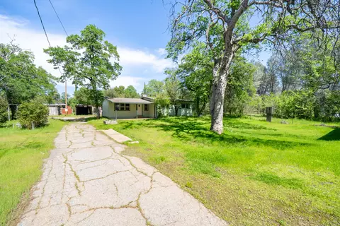 1430 Oakdale Ln, Redding, CA 96002 photo 2