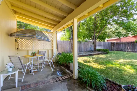 676 Country Oak Dr, Redding, CA 96003 photo 16